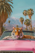 Tigre y auto rosa